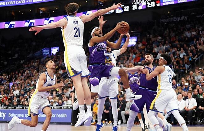 爵士险胜勇士 哈克利斯16+6助助球队逆转