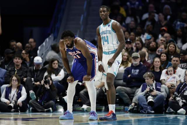 76人逆转黄蜂取两连胜 乔治恩比德复出联手轰8