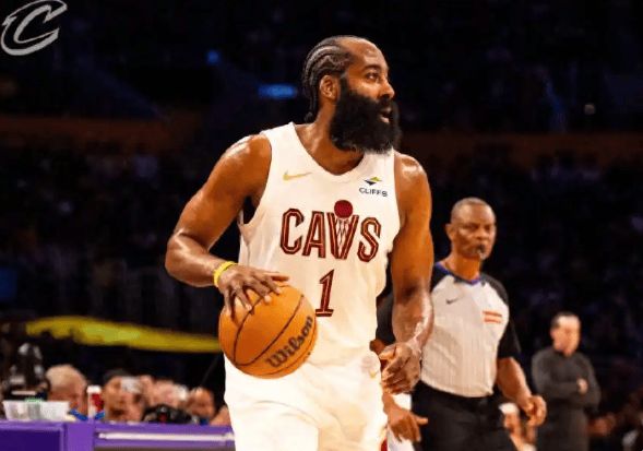 东契奇42分掀翻骑士，米切尔低迷致球队错失东部